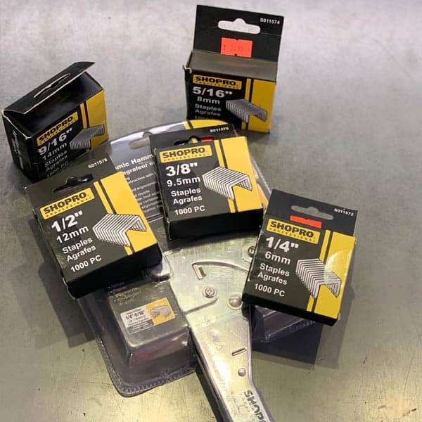 staples Staples and hammer stapler